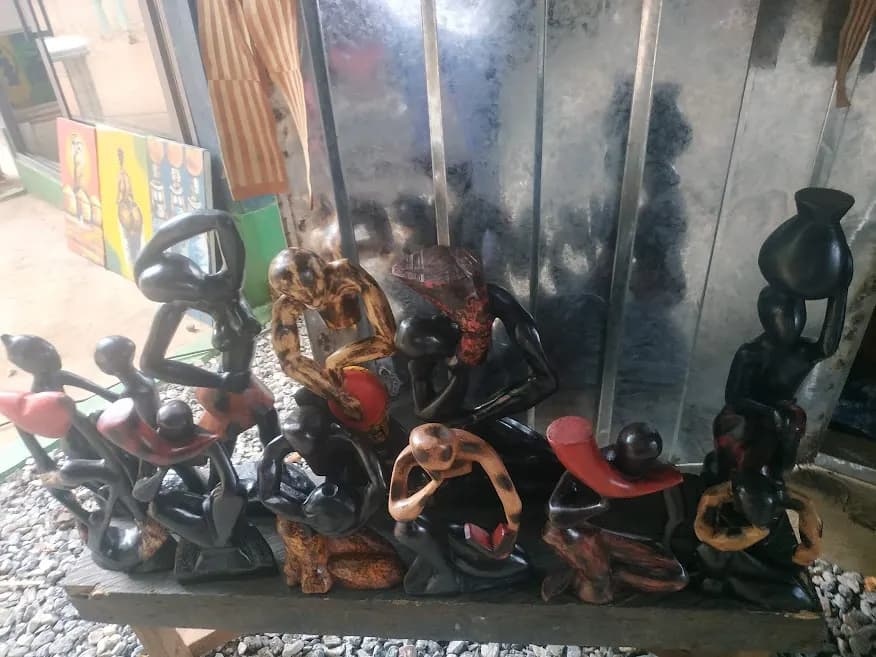 Accra Day Trip - Aburi Gardens, Waterfall & Cocoa Farm Tour - Image 7