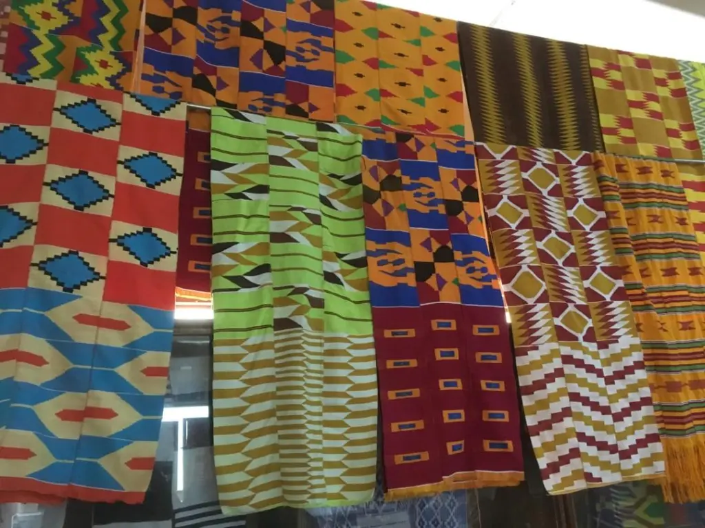 Accra Hands-On Traditional Craft Experience - Image 1