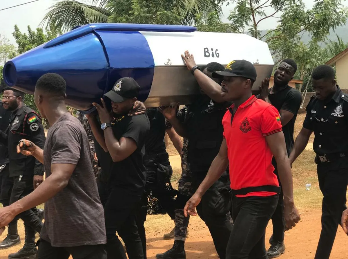 Pen-like coffin