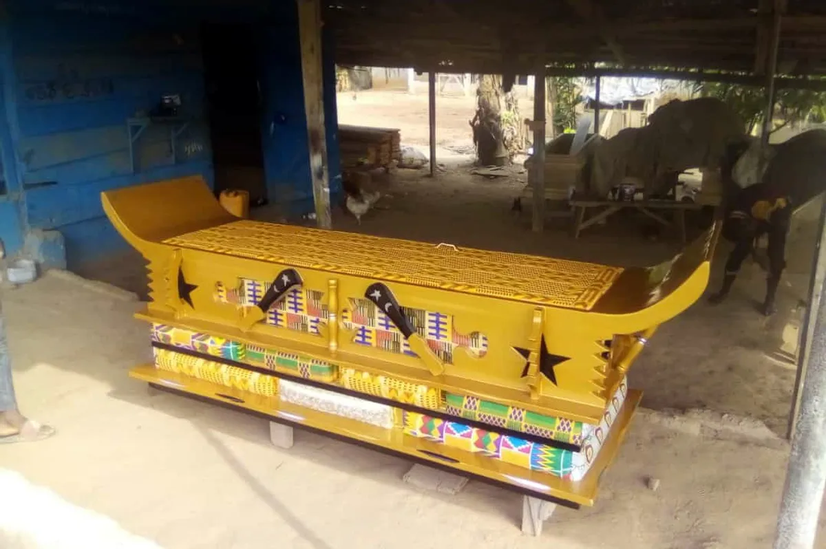 Stool-type coffin