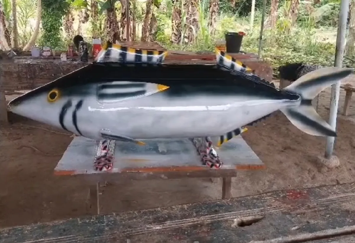 Fish-shaped coffin